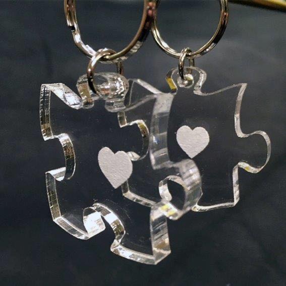 It's a match! Pusselbit som nyckelring med valfri gravyr 2-pack - Bild 3