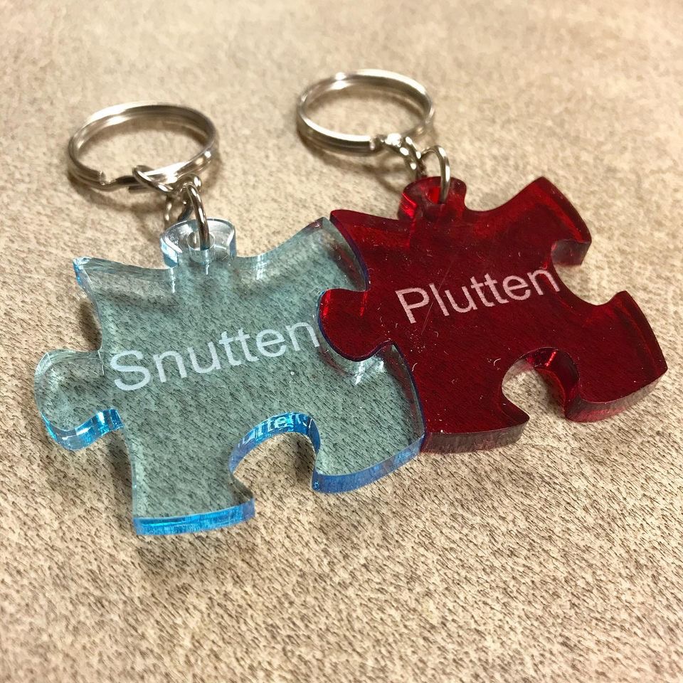 It's a match! Pusselbit som nyckelring med valfri gravyr 2-pack