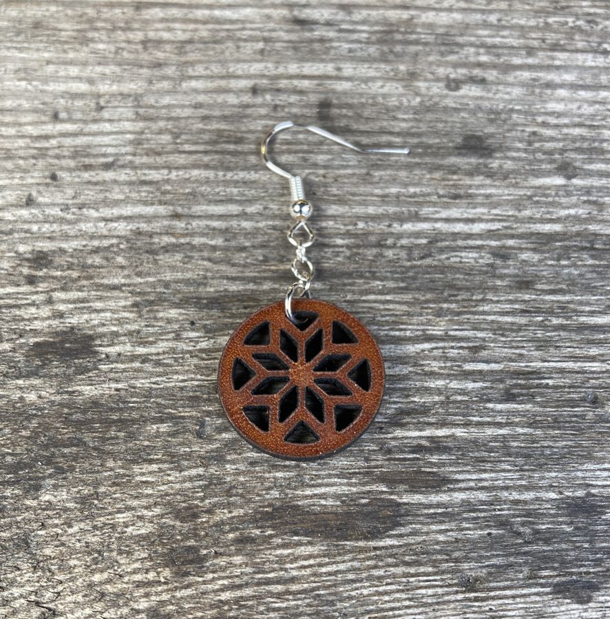 Dahlia örhängen i läder, vackra och lättburna - Bild 3