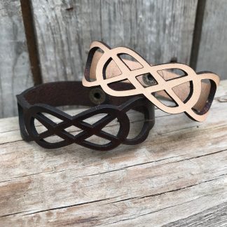 Forever, läderarmband med skuret mönster