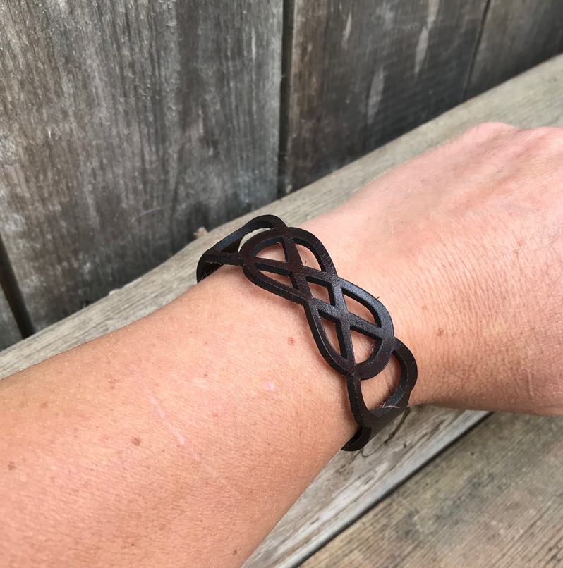 Forever, läderarmband med skuret mönster - Bild 2